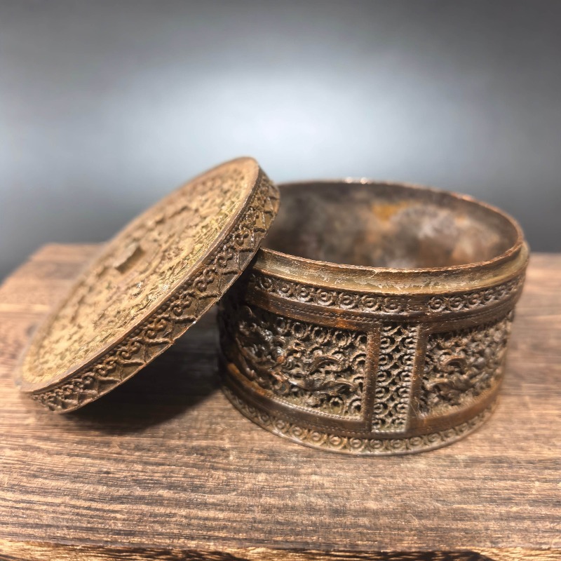 Vintage Collectible Jewelry - Chinese Retro Carved Metal Jewelry Box