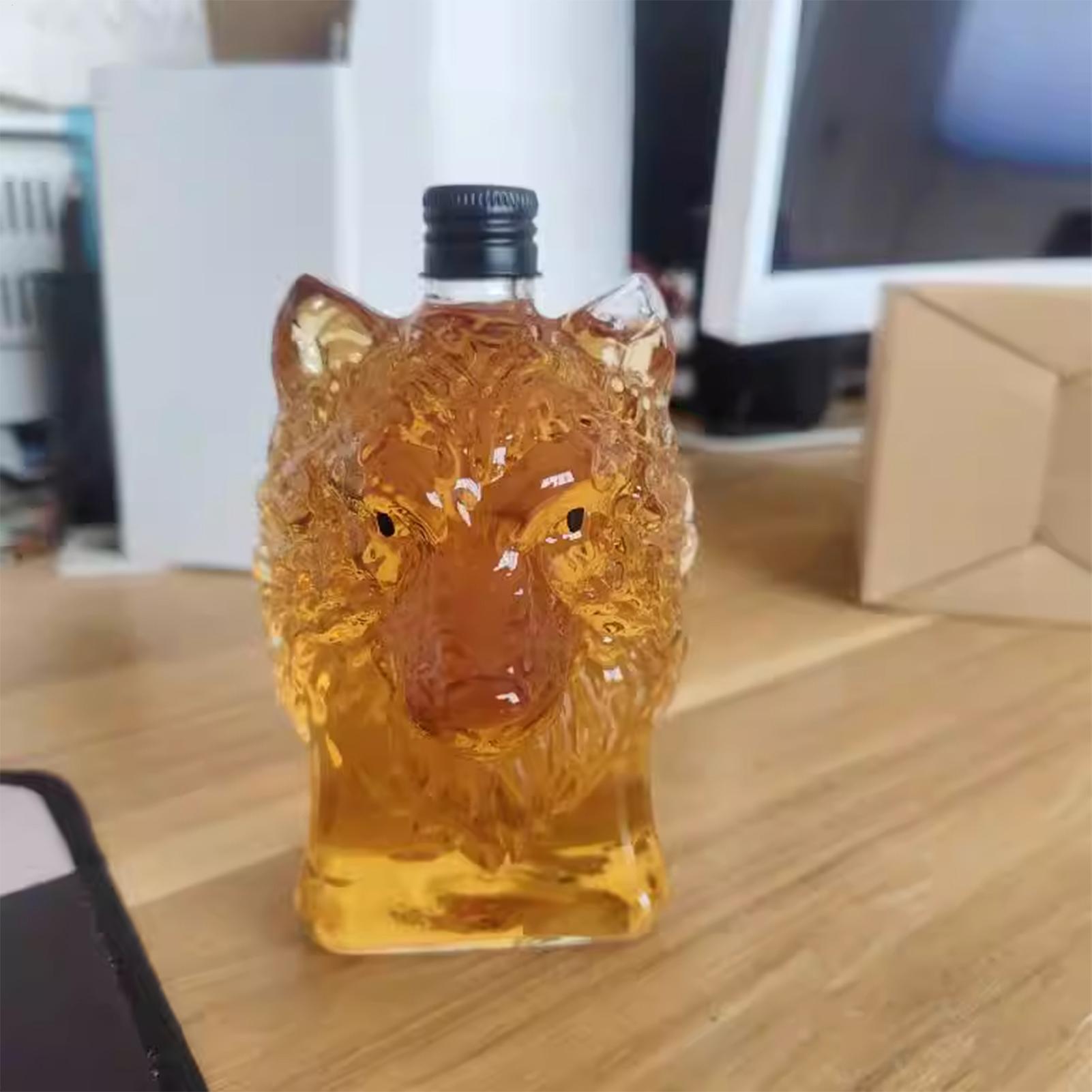 Whiskey Bottle Wolf Shape Wine - Collectible Vintage Wine recension och pris