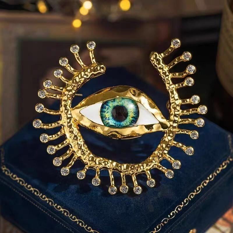 New Evil Eye Badges Cosplay An - Collectible Vintage Brooches recension och pris